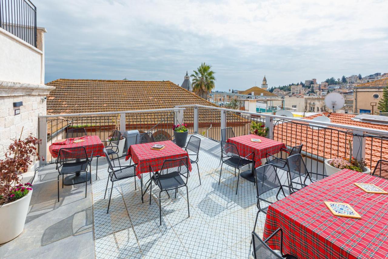 Michel House Otel Nasıra Dış mekan fotoğraf